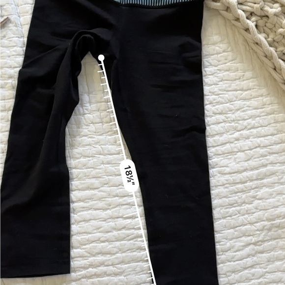 Lululemon Kids Black Capri Athletic Leggings Sz M - Picture 5 of 9